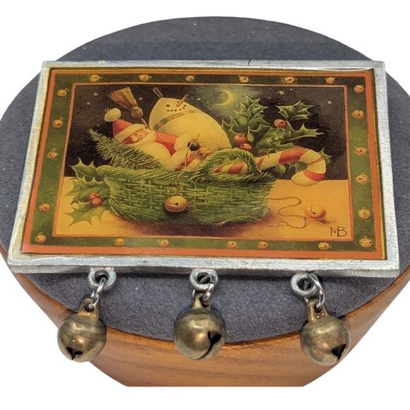 Marjolein Bastin Vintage Pewter Santa in Basket W/ Jingle Bells Brooch - Picture 3 of 3